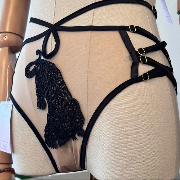 Empress Mimi Arigato Tiger Bra and Panty Lingerie Set - Picture 9 of 14